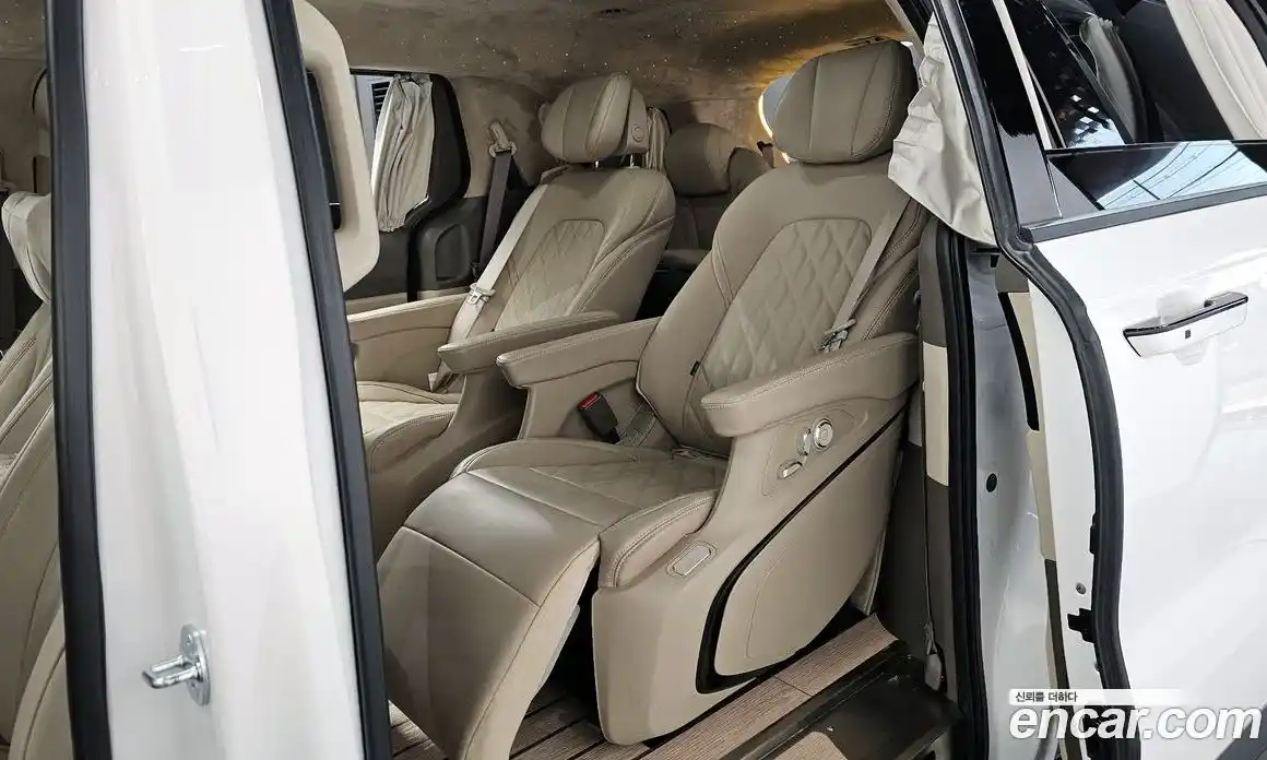 Kia Canival 2023 3.5 Автомат в Москве № 131869, фото 11