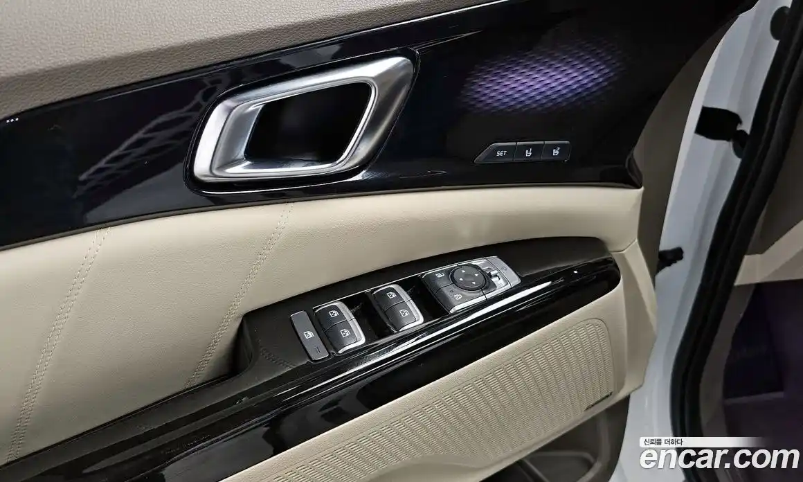 Kia Canival 2023 3.5 Автомат в Москве № 131869, фото 19