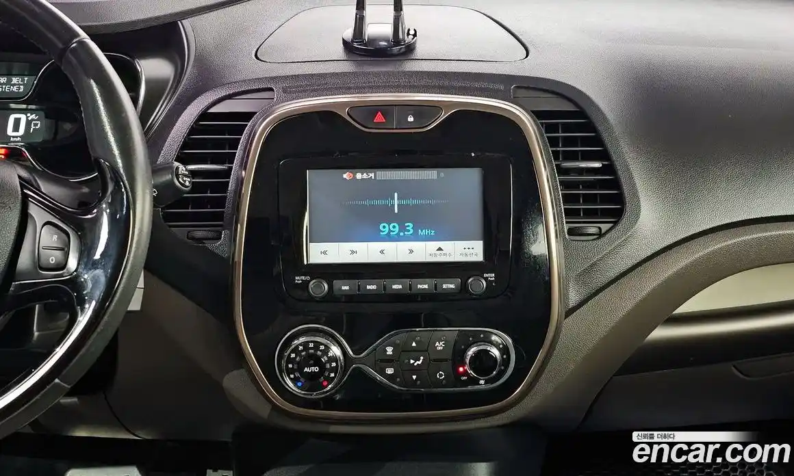 Renault QM3 2017 1.5 Автомат в Москве № 149988, фото 18