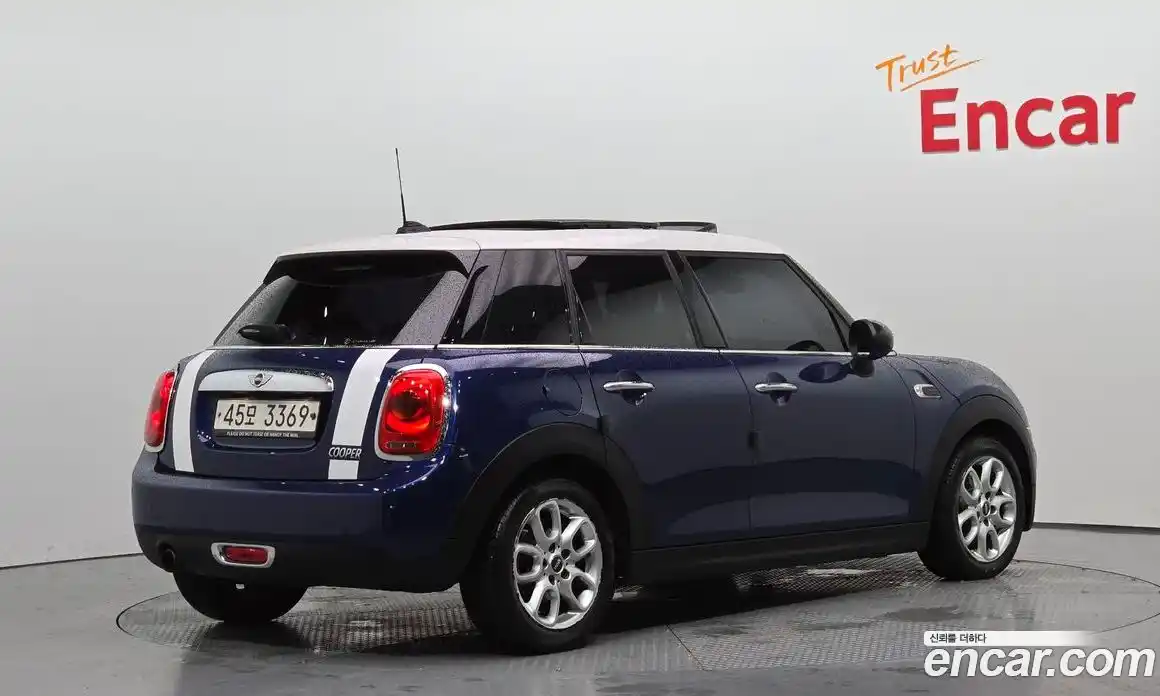 Mini Cooper 2017 1.5 Автомат в Москве № 155670, фото 12