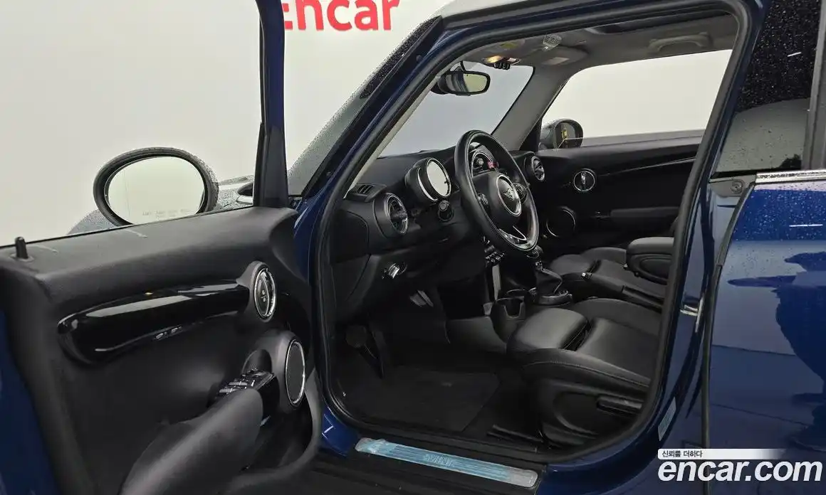 Mini Cooper 2017 1.5 Автомат в Москве № 155670, фото 20