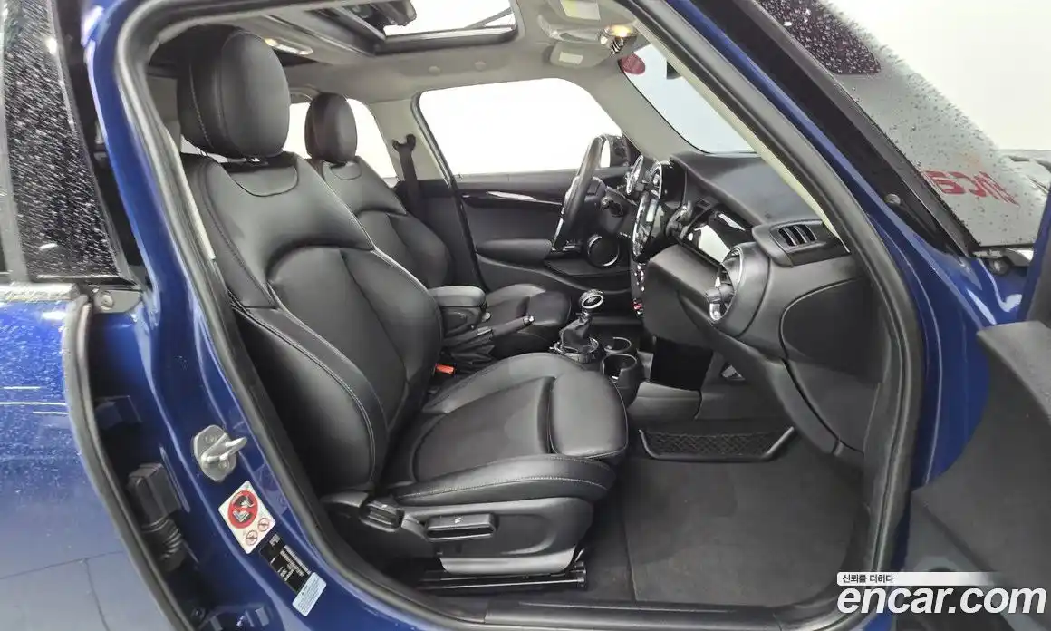 Mini Cooper 2017 1.5 Автомат в Москве № 155670, фото 3