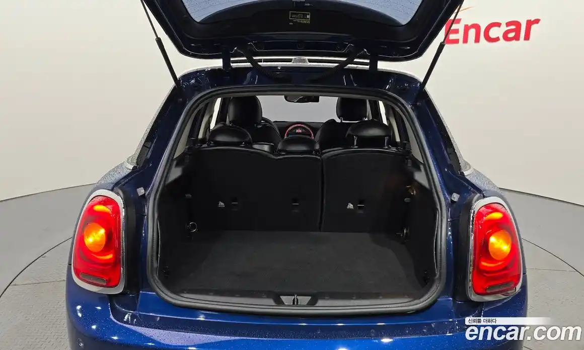 Mini Cooper 2017 1.5 Автомат в Москве № 155670, фото 10