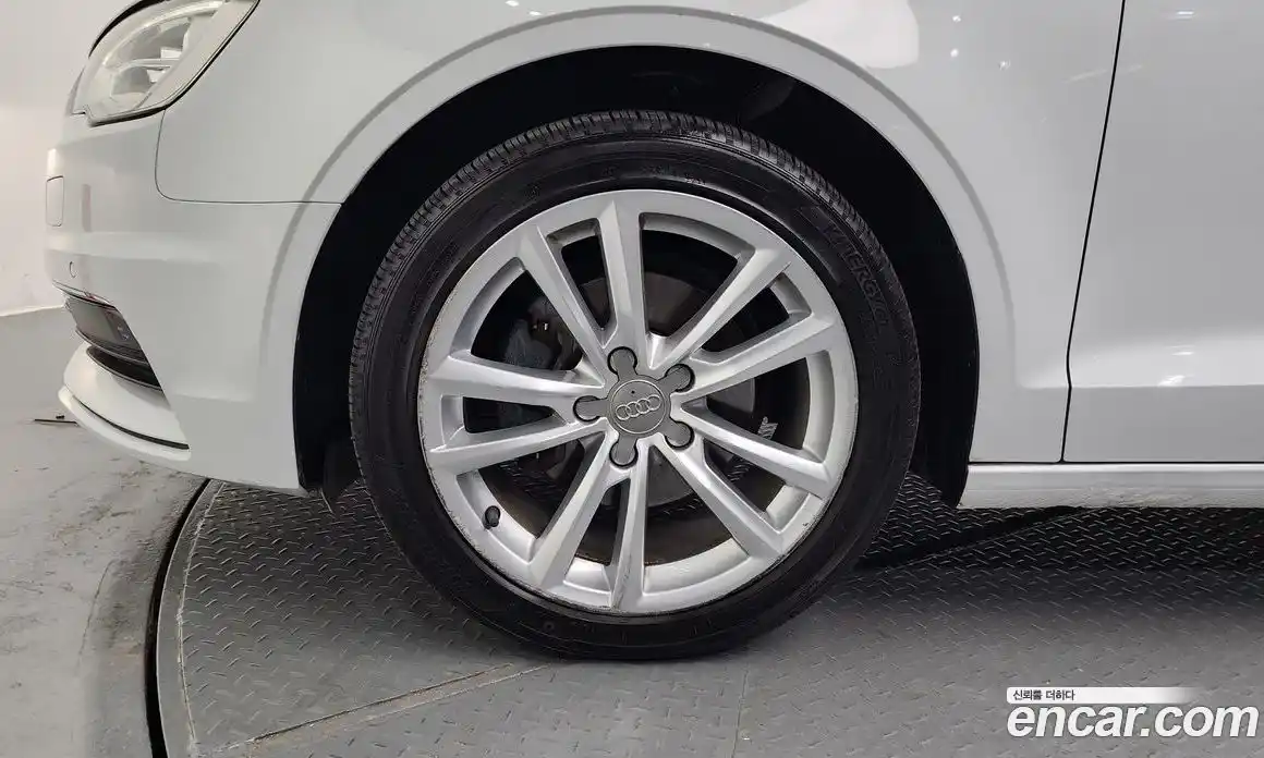 Audi A3 2016 2.0 Автомат в Москве № 163575, фото 10