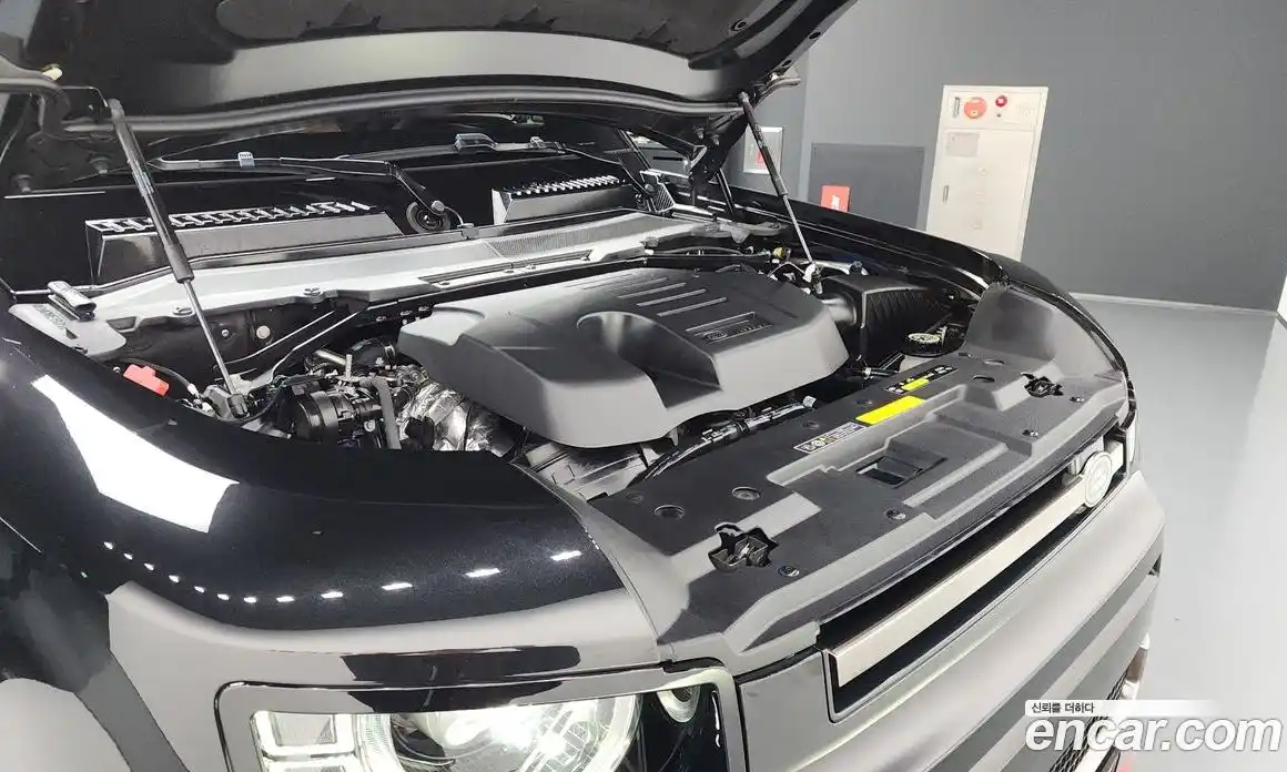 Land Rover Defender 2024 3.0 Автомат в Москве № 165970, фото 3