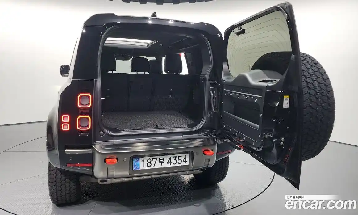 Land Rover Defender 2024 3.0 Автомат в Москве № 165970, фото 10