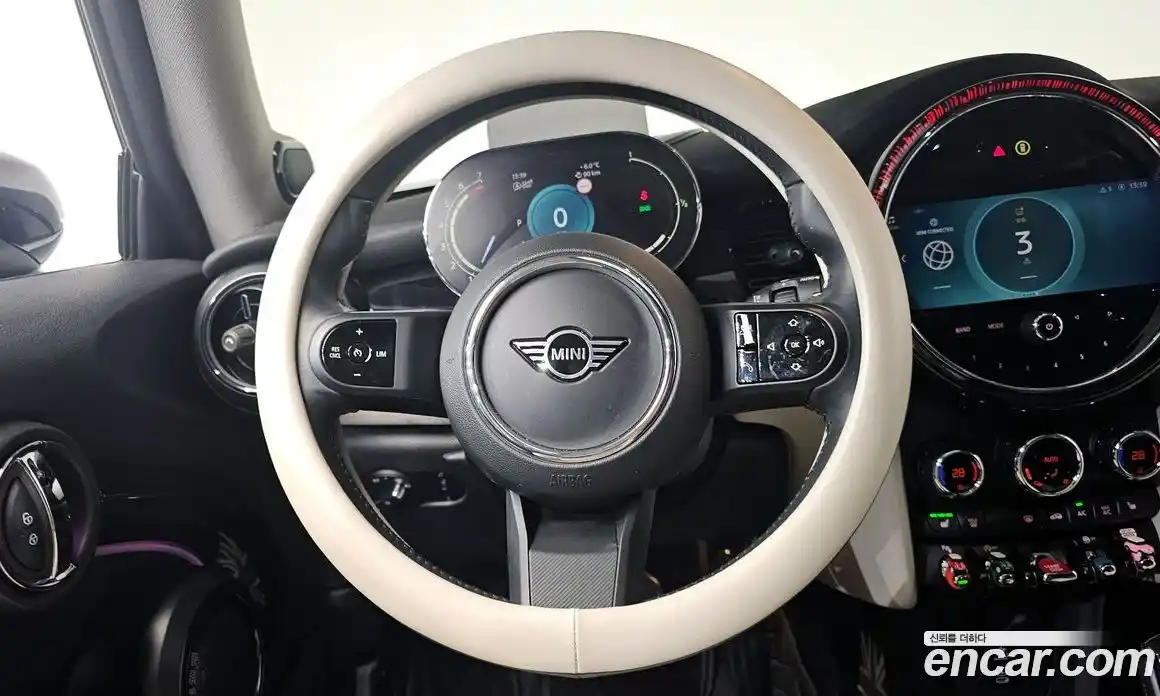 Mini Cooper 2023 2.0 Автомат в Москве № 166949, фото 13