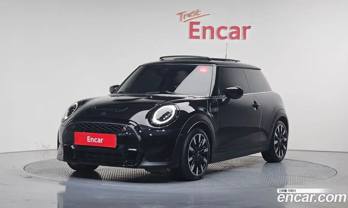 Mini Cooper 2023 2.0 Автомат в Москве № 166949, фото 19