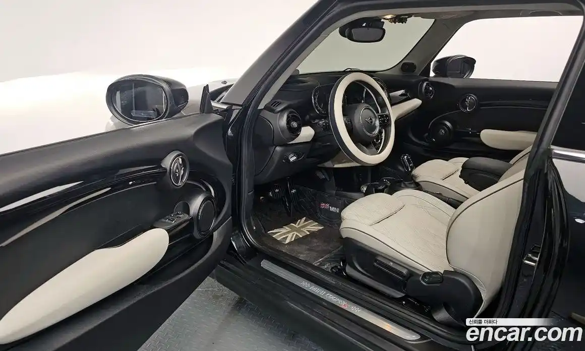 Mini Cooper 2023 2.0 Автомат в Москве № 166949, фото 2