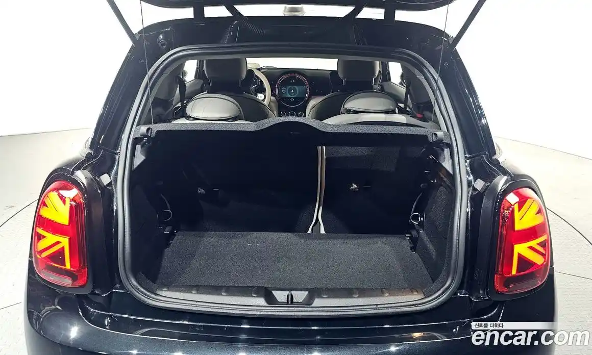 Mini Cooper 2023 2.0 Автомат в Москве № 166949, фото 9