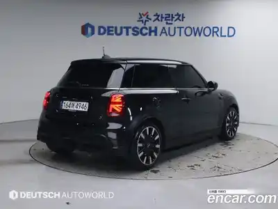 Mini Cooper 2023 2.0 Автомат в Москве № 167043, миниатюра 2
