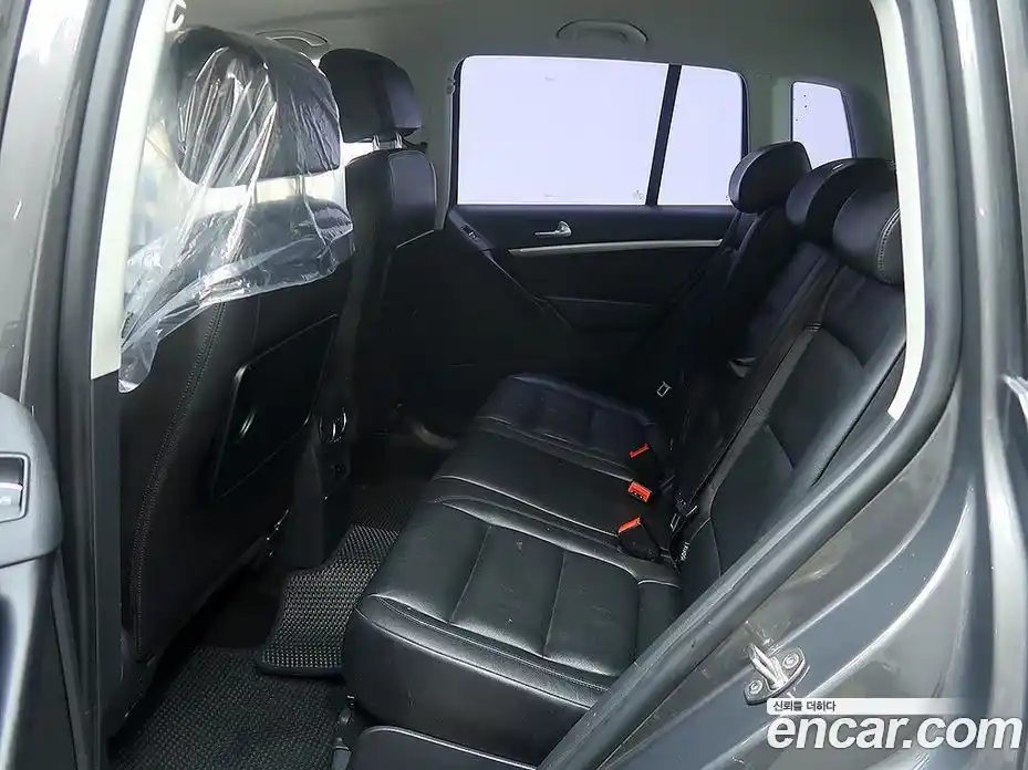 Volkswagen Tiguan 2015 2.0 Автомат в Москве № 169251, фото 12