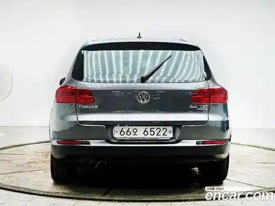 Volkswagen Tiguan 2015 2.0 Автомат в Москве № 169251, миниатюра 3