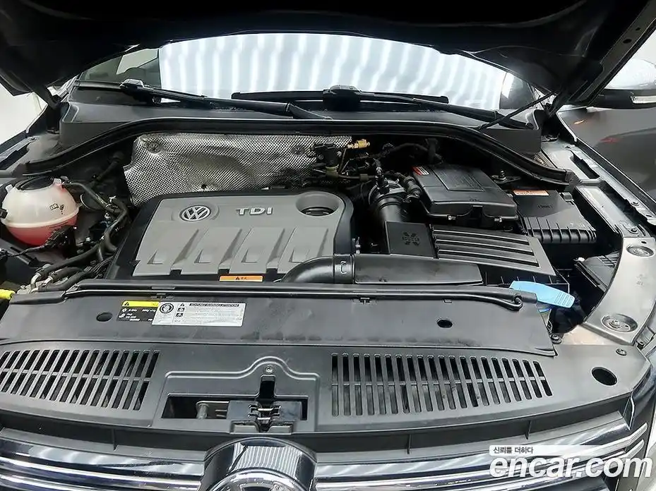 Volkswagen Tiguan 2015 2.0 Автомат в Москве № 169251, фото 7