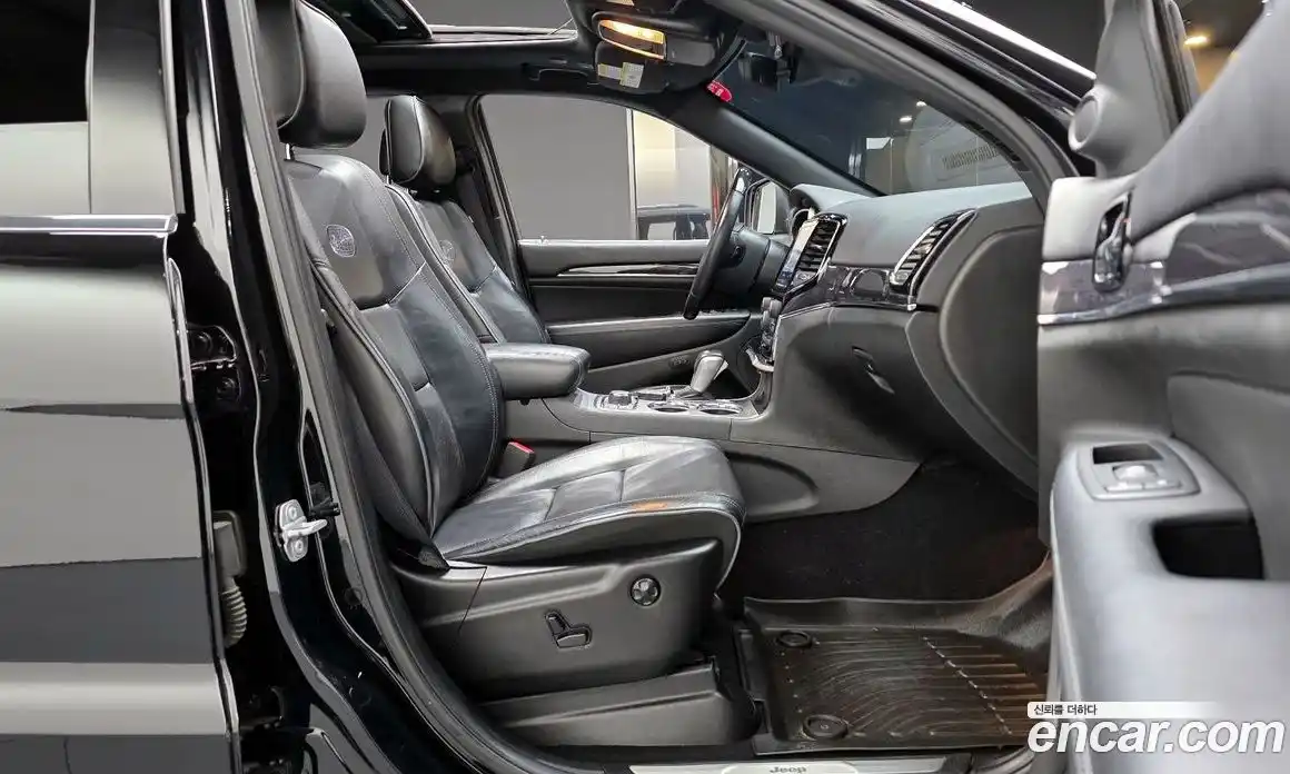 Jeep Cherokee 2019 3.6 Автомат в Москве № 169822, фото 10