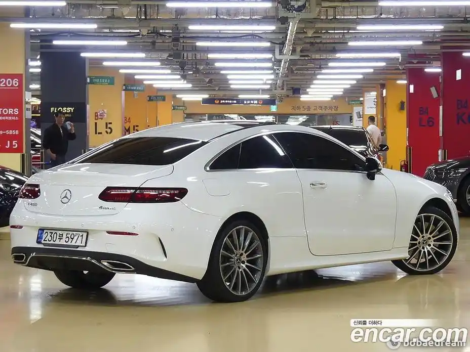 Mercedes-Benz E-Class 2022 3.0 Автомат в Москве № 179542, фото 3