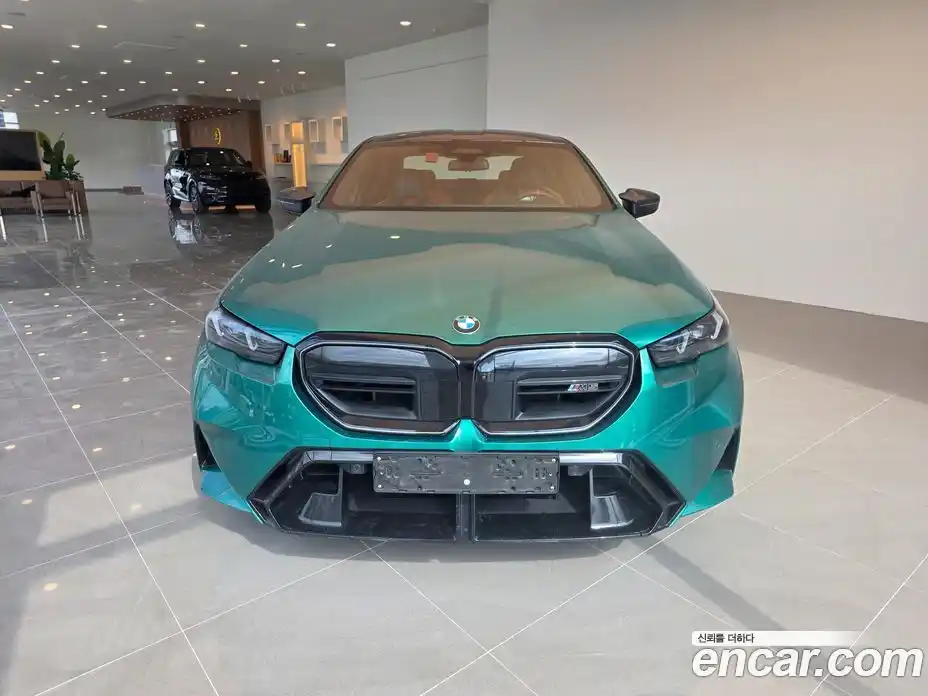 BMW M5 2025 4.4 Автомат в Москве № 188275, фото 3