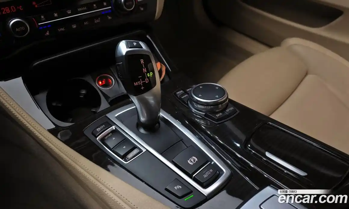 BMW 5-Series 2016 2.0 Автомат в Москве № 192368, фото 9