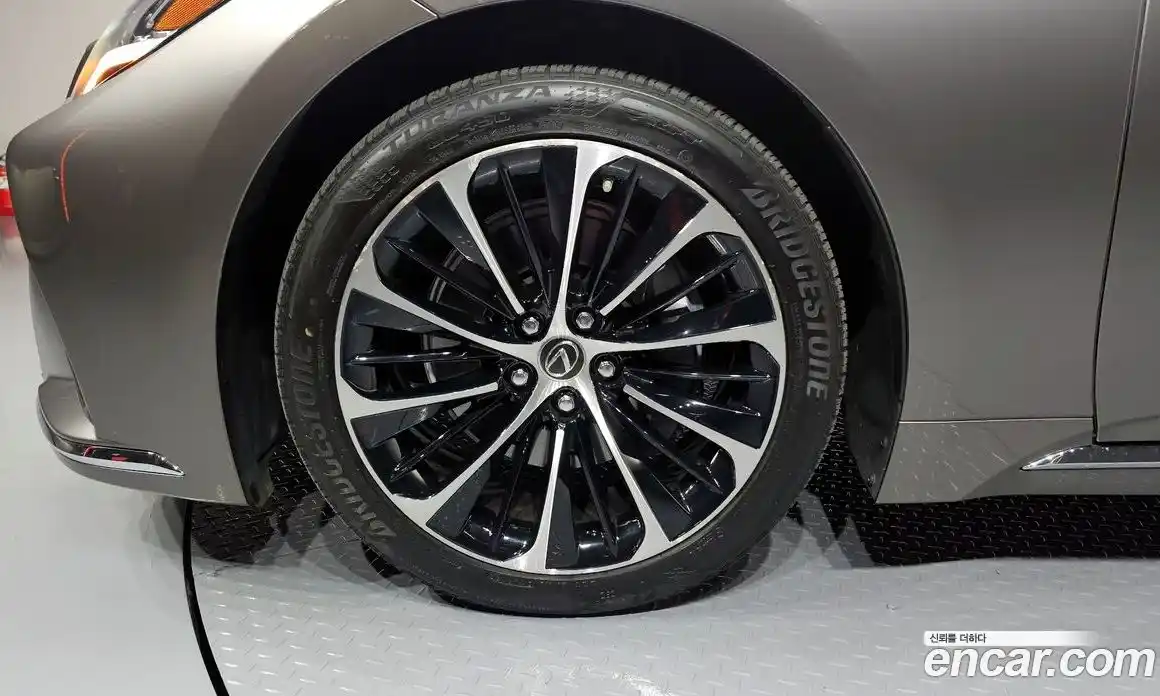 Lexus LS 2021 3.4 Автомат в Москве № 198778, фото 17