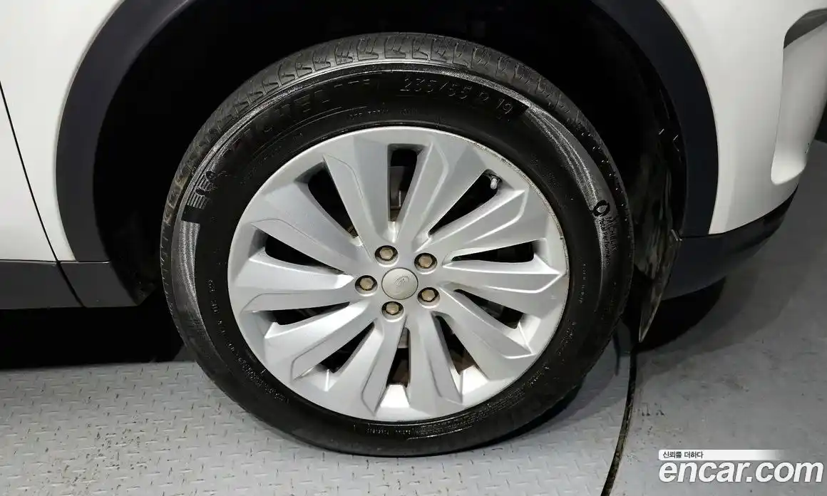 Land Rover Discovery Sport 2020 2.0 Автомат в Москве № 213473, фото 17