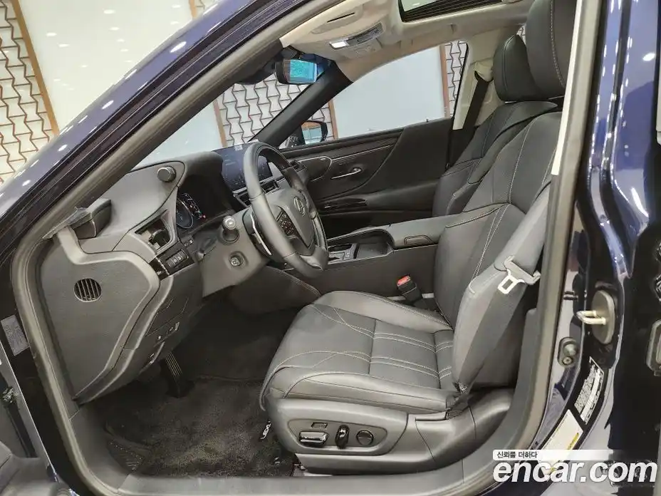 Lexus ES 2026 2.5 Вариатор в Москве № 214734, фото 9