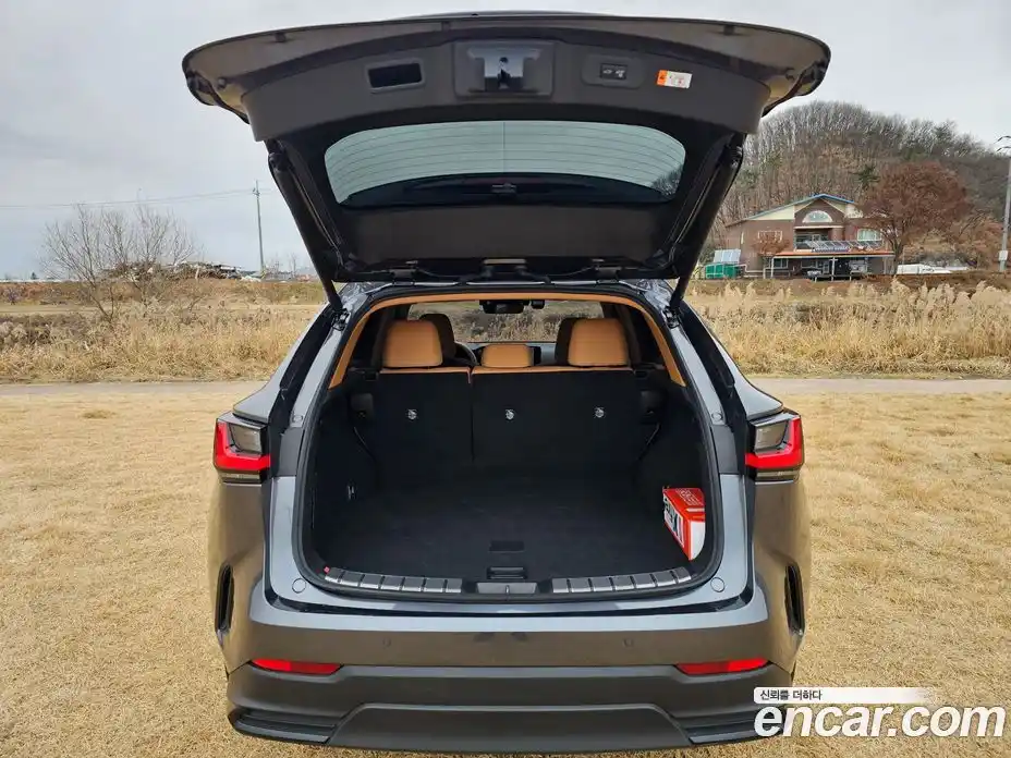 Lexus NX 2024 2.5 Автомат в Москве № 214789, фото 13