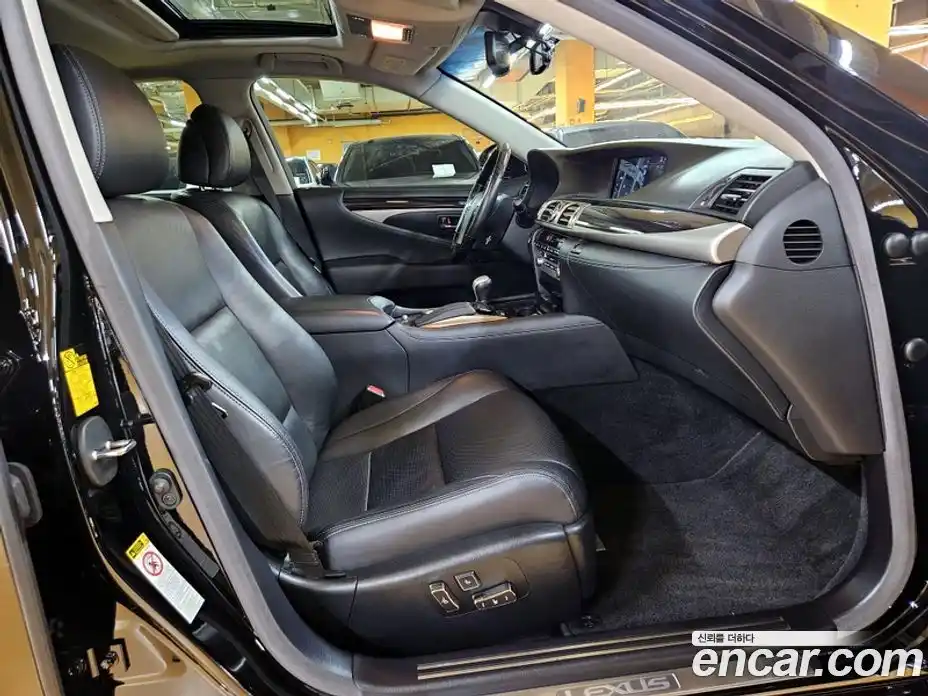 Lexus LS 2014 4.6 Автомат в Москве № 214808, фото 13