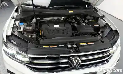 Volkswagen Tiguan 2023 2.0 Автомат в Москве № 214993, миниатюра 6