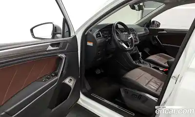 Volkswagen Tiguan 2023 2.0 Автомат в Москве № 214993, миниатюра 10