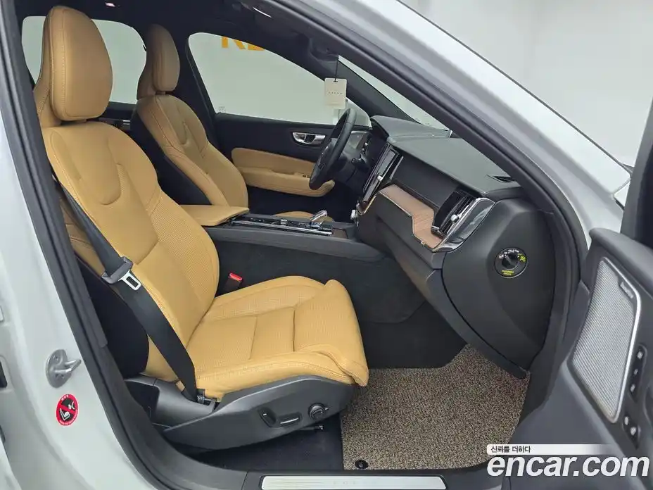 Volvo XC60 2024 2.0 Автомат в Москве № 222355, фото 8