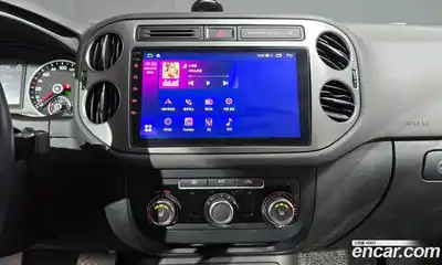 Volkswagen Tiguan 2015 2.0 Автомат в Москве № 228733, миниатюра 11