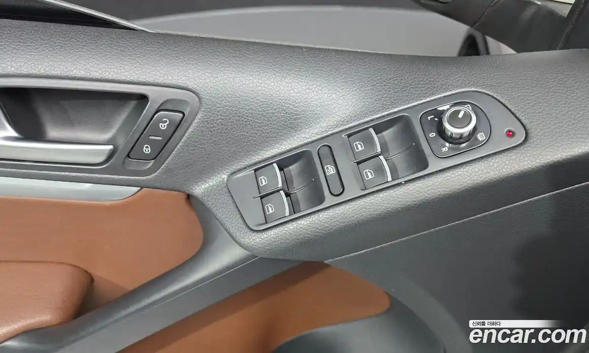 Volkswagen Tiguan 2015 2.0 Автомат в Москве № 228733, фото 17