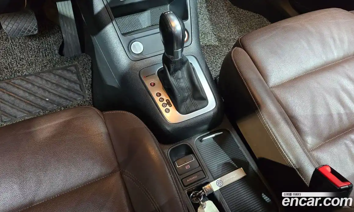 Volkswagen Tiguan 2015 2.0 Автомат в Москве № 228733, фото 3