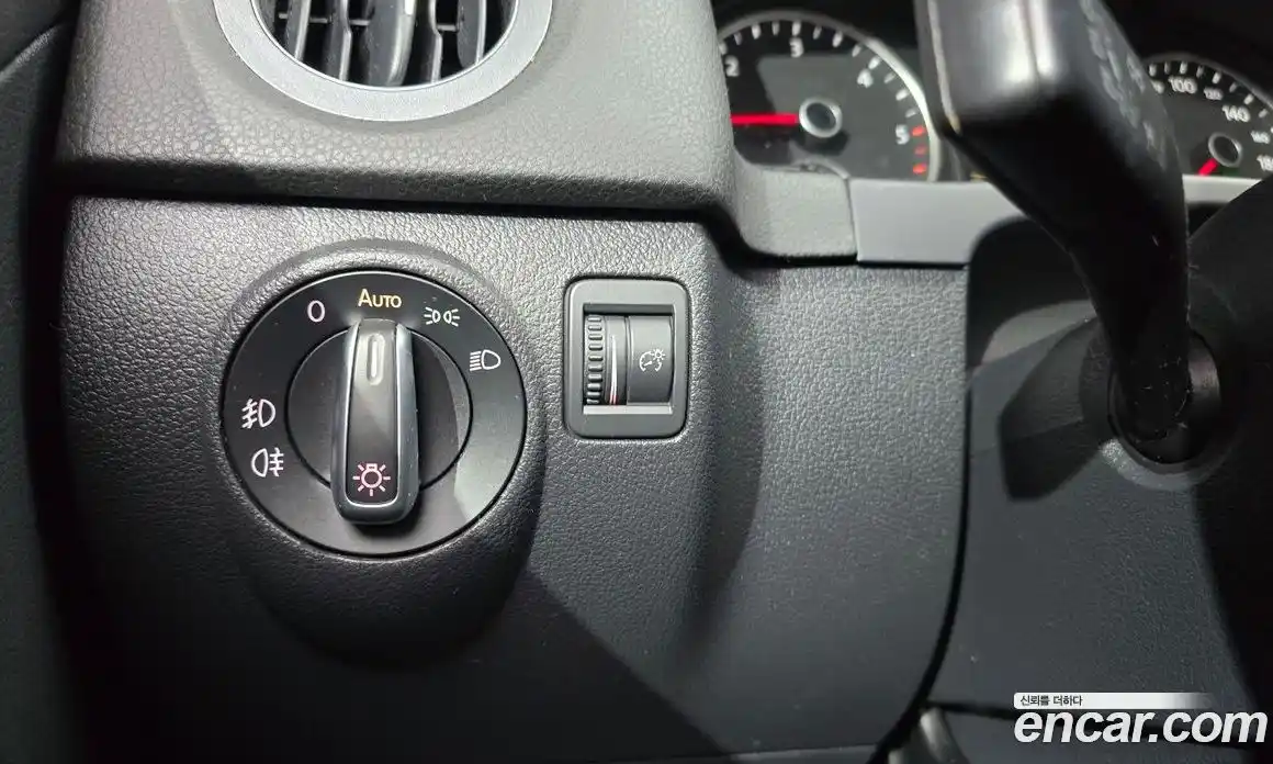 Volkswagen Tiguan 2015 2.0 Автомат в Москве № 228733, фото 8