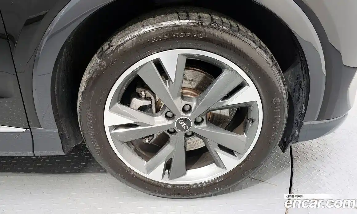 Audi Q4 e-tron 2023 0.2 Автомат в Москве № 229681, фото 5