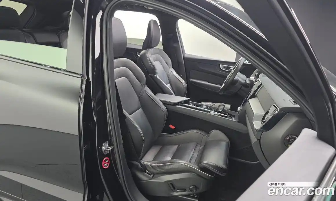 Volvo XC60 2021 2.0 Автомат в Москве № 230540, фото 18