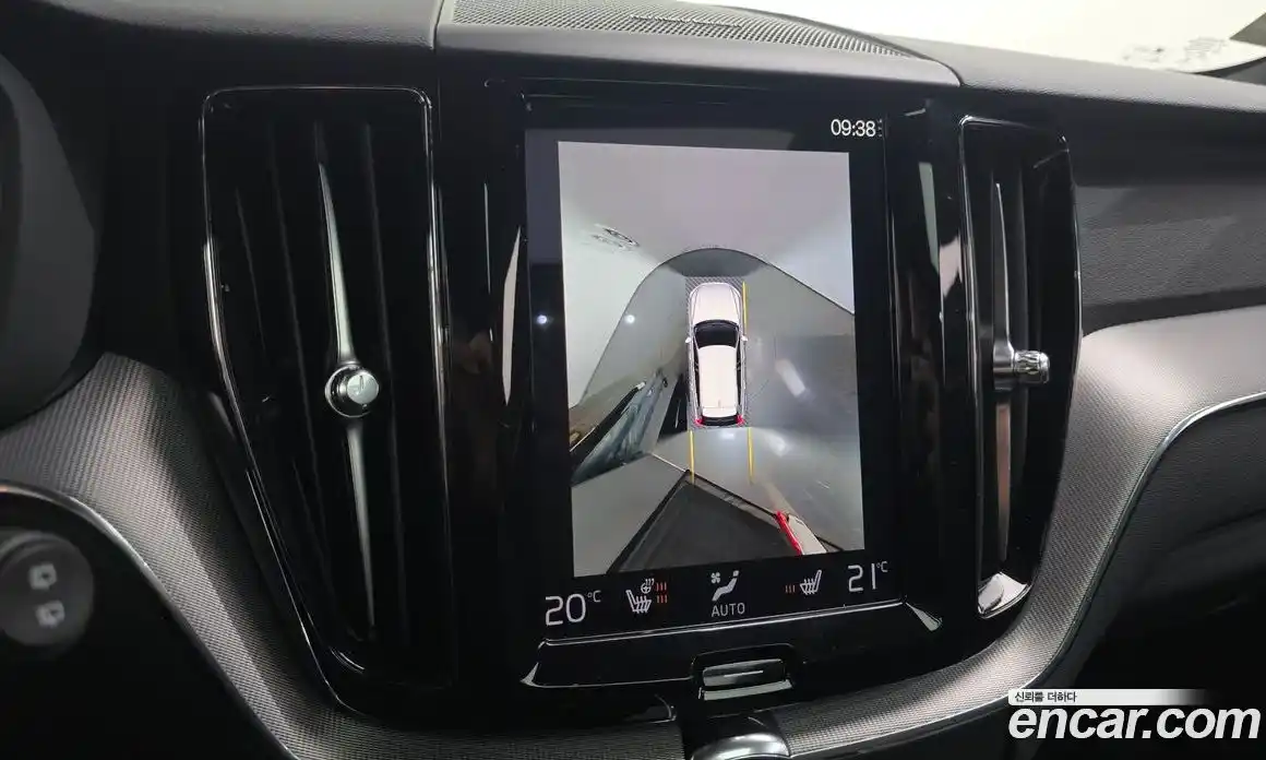 Volvo XC60 2021 2.0 Автомат в Москве № 230540, фото 3