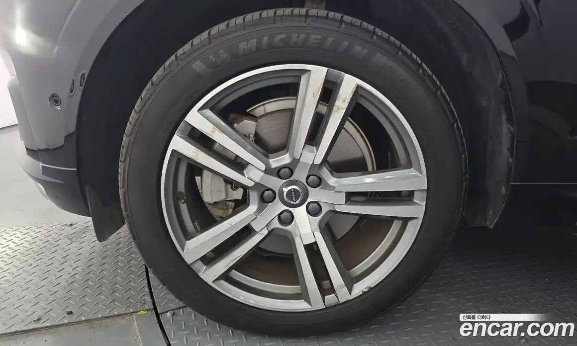 Volvo XC60 2021 2.0 Автомат в Москве № 230540, фото 4