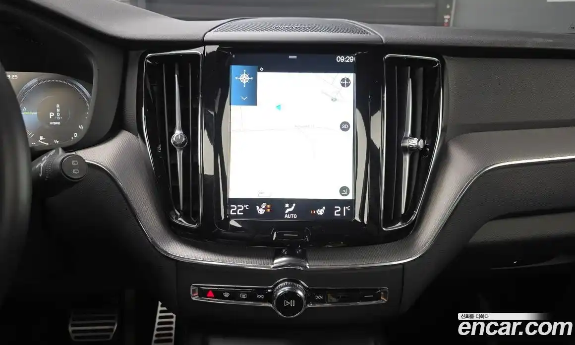 Volvo XC60 2021 2.0 Автомат в Москве № 230540, фото 7