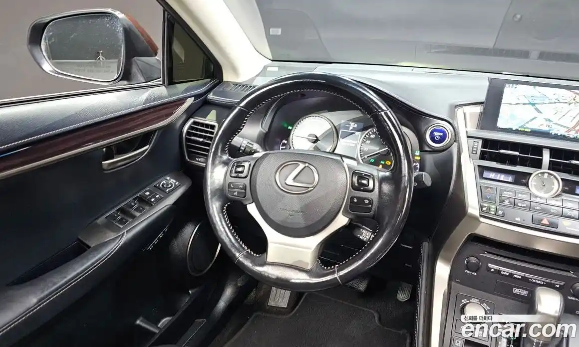 Lexus NX 2016 2.5 Автомат в Москве № 231984, фото 1
