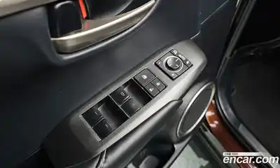 Lexus NX 2016 2.5 Автомат в Москве № 231984, миниатюра 2