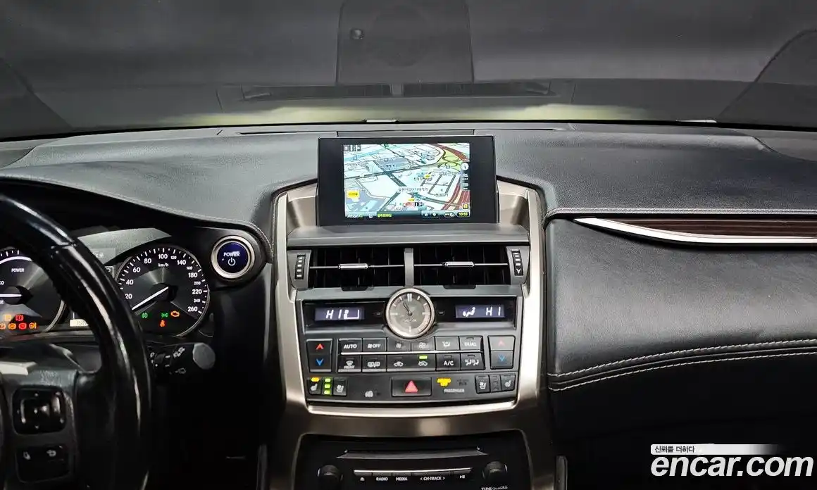 Lexus NX 2016 2.5 Автомат в Москве № 231984, фото 5