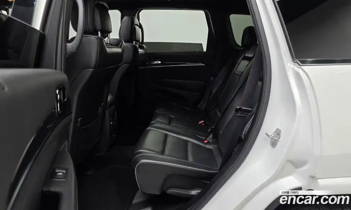 Jeep Cherokee 2020 3.6 Автомат в Москве № 232543, фото 13