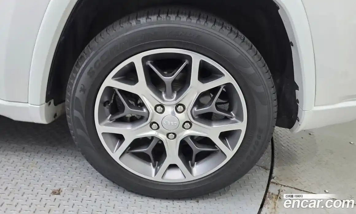 Jeep Cherokee 2020 3.6 Автомат в Москве № 232543, фото 7