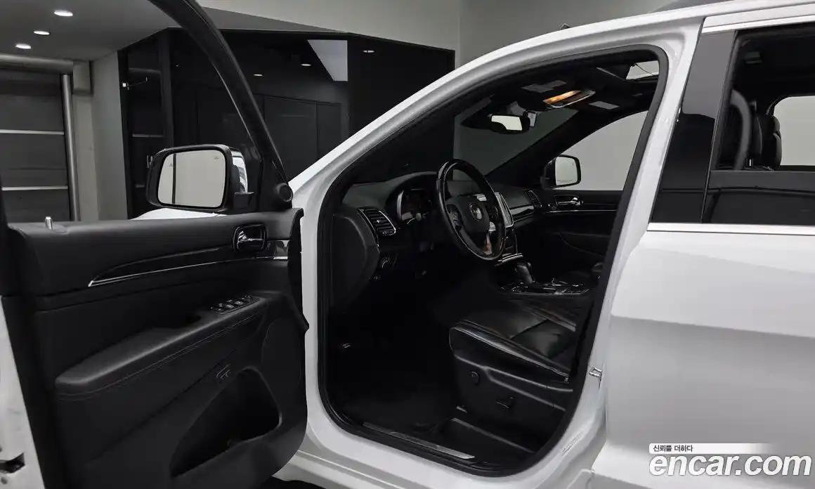 Jeep Cherokee 2020 3.6 Автомат в Москве № 232543, фото 9