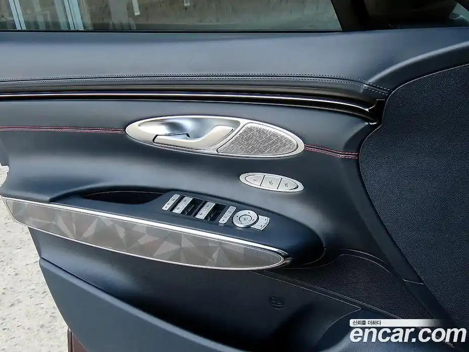 Genesis GV70 2021 2.5 Автомат в Москве № 26869, фото 12