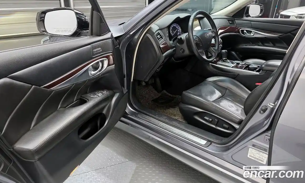 Infiniti Q70 2016 3.7 Автомат в Москве № 269951, фото 17