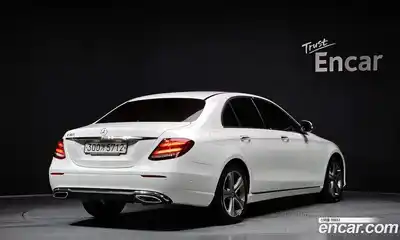 Mercedes-Benz E-Class 2019 2.0 Автомат в Москве № 325041, миниатюра 2