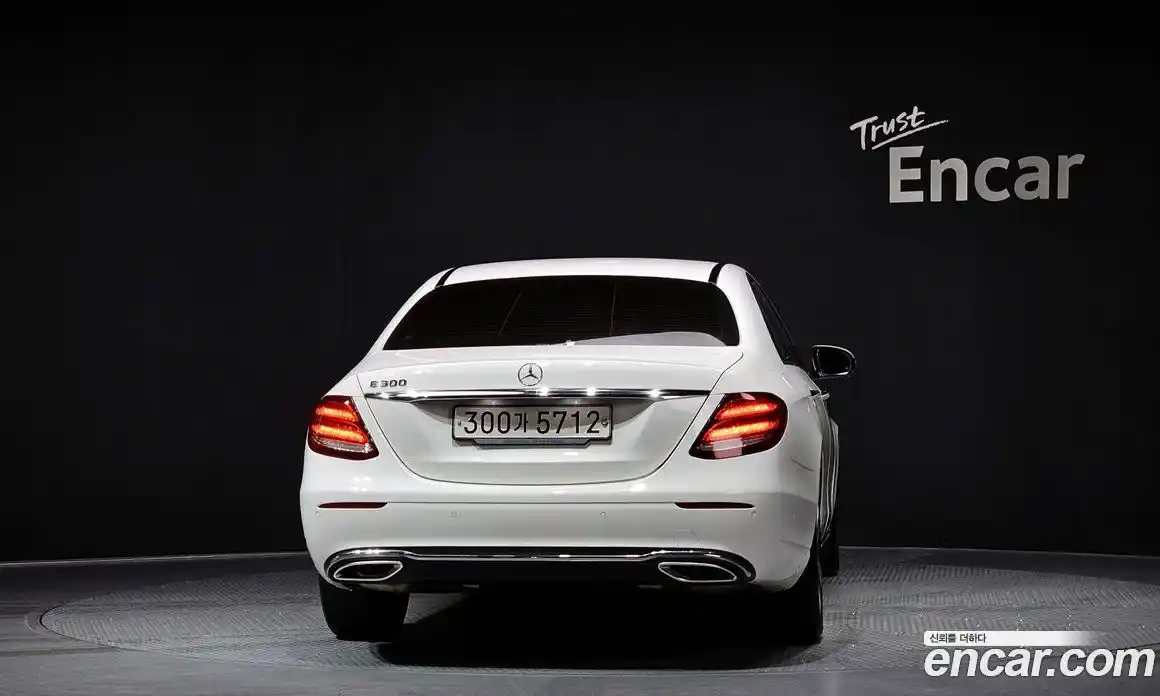 Mercedes-Benz E-Class 2019 2.0 Автомат в Москве № 325041, фото 10