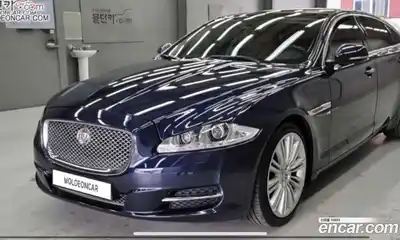 Jaguar XJ, 2015